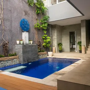 villa-lestari-legian.ubudhotelsnow.com/