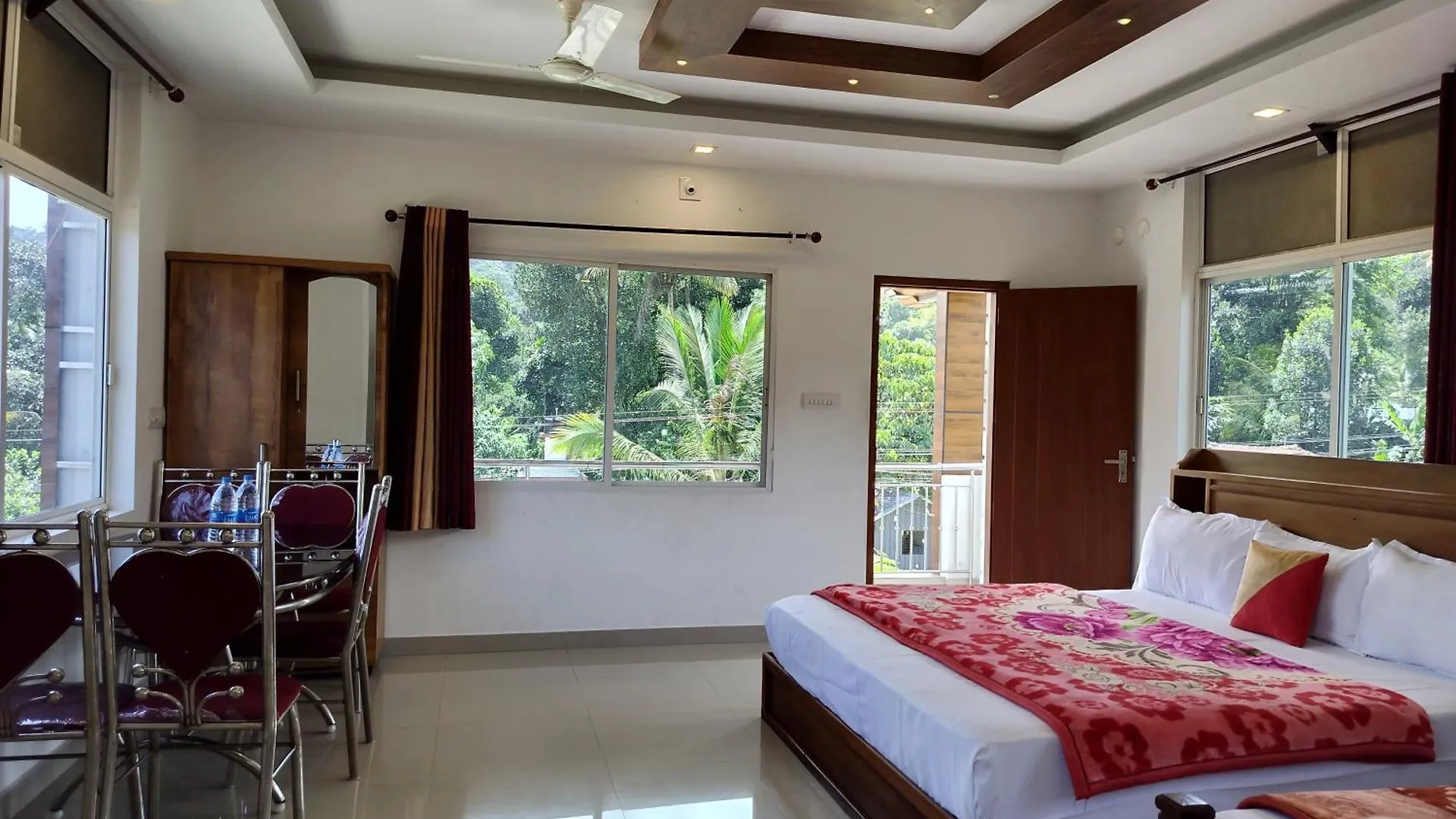 Himadri Munnar Holidays בית אירוח