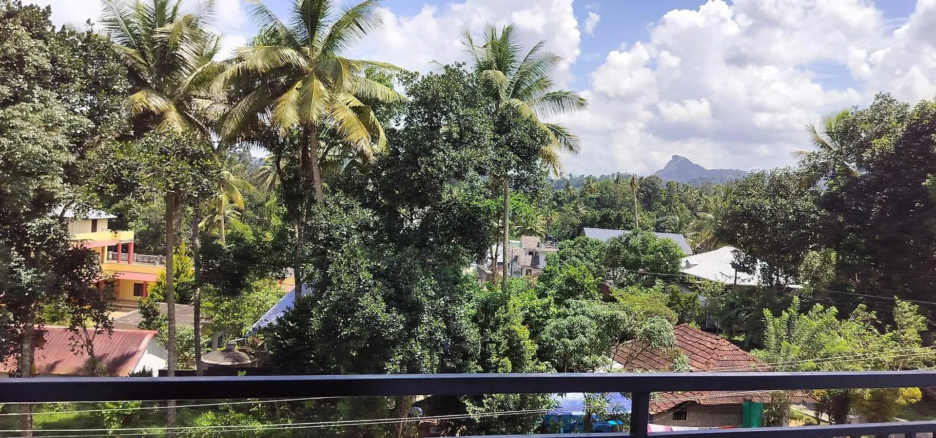 בית אירוח Himadri Munnar Holidays